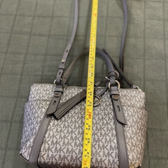 Michael Kors Sullivan handbag - Picture 12 of 15